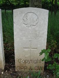 Etaples Military Cemetery - Jones, W